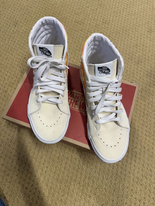 Кецове Vans Bandana flame и кецове Anyways