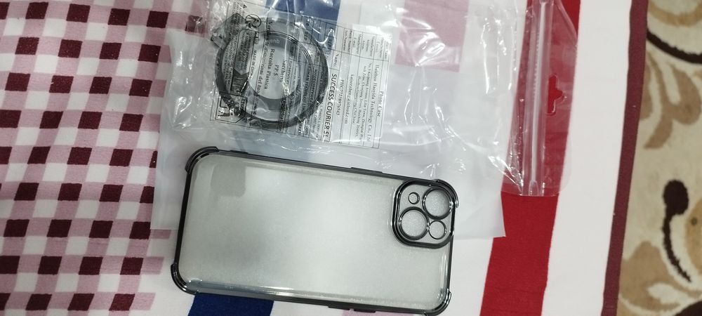 Huse iphone 14 si iphone 15