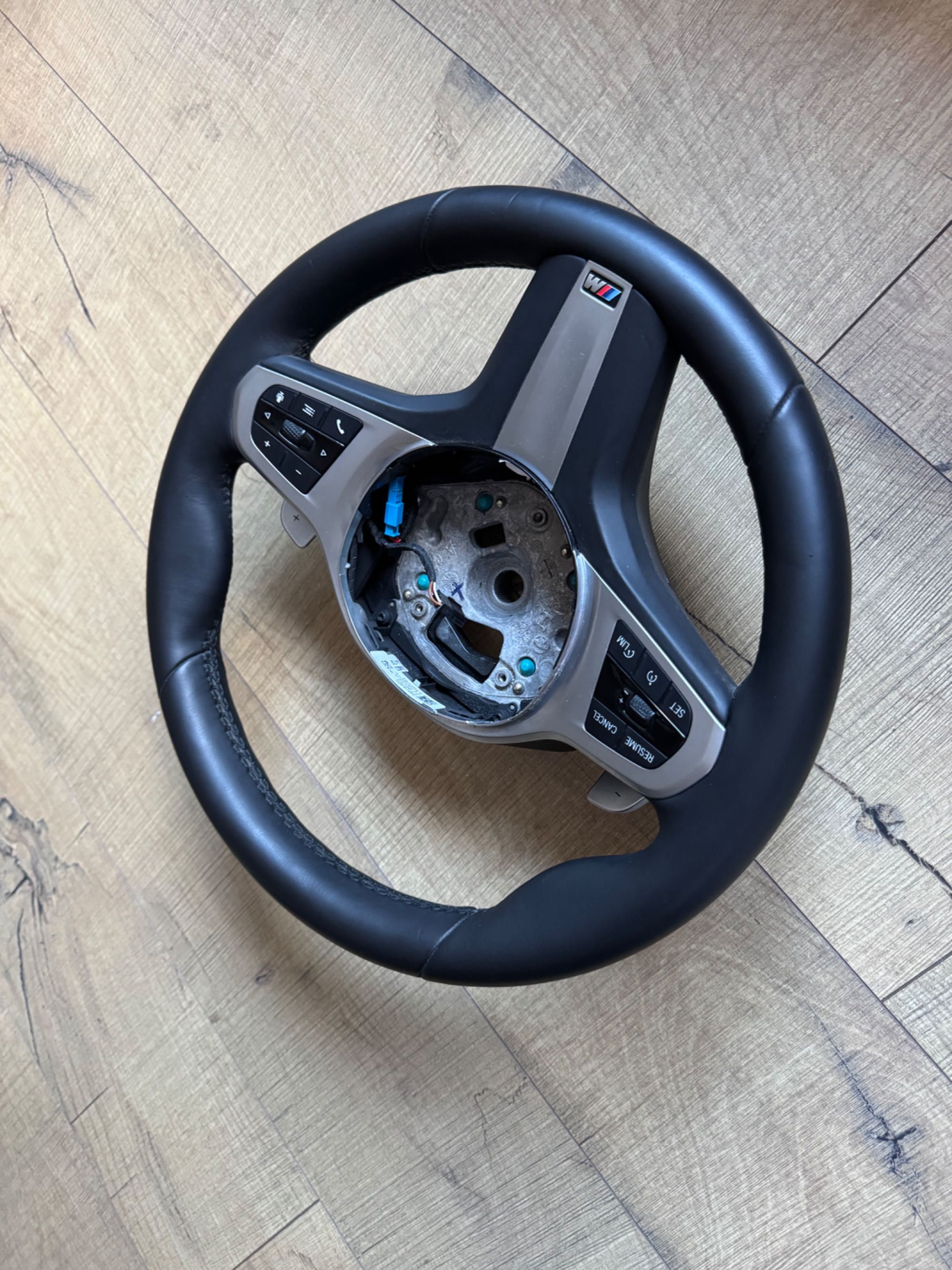 Оригинален Волан М с пера BMW G30 G31 G11 G05 5, 7, X5