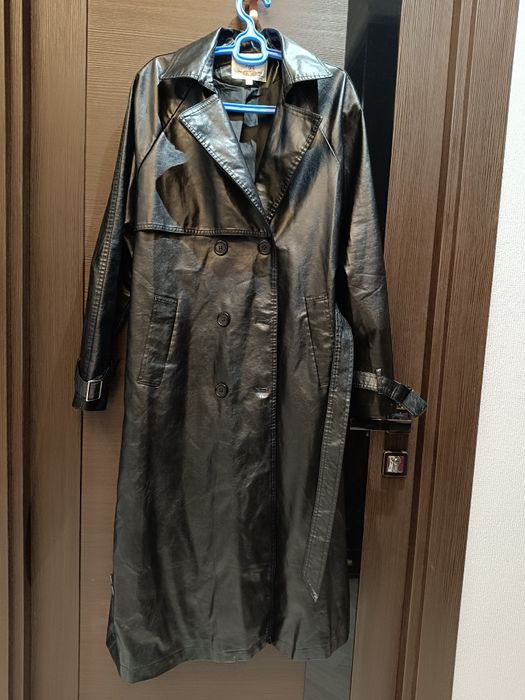 Продается плащ женский