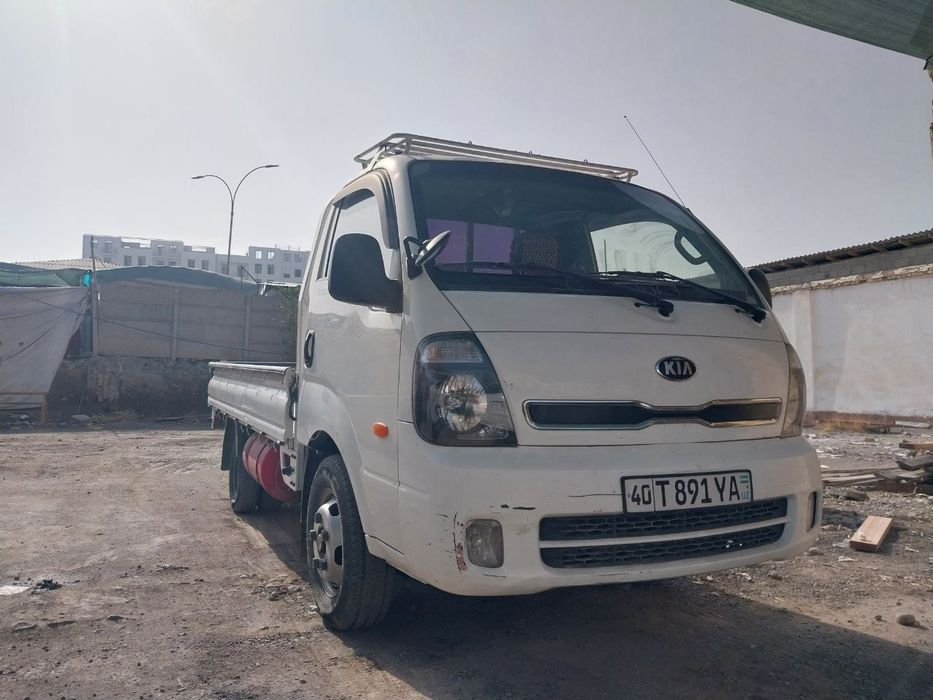 Киа бонго срочно сотилади