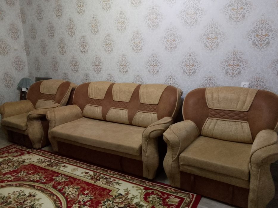 Диван и два кресла