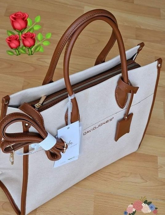 Geanta originala import Italia,curea detasabila,saculet, etichetă