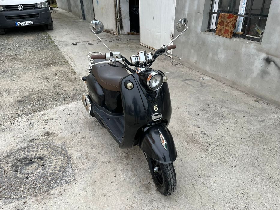 Scuter BTC Old Classic, motor benzina 50 cmc, an 2020