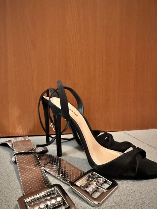 Елегантни черни сандали на ток SCHUTZ