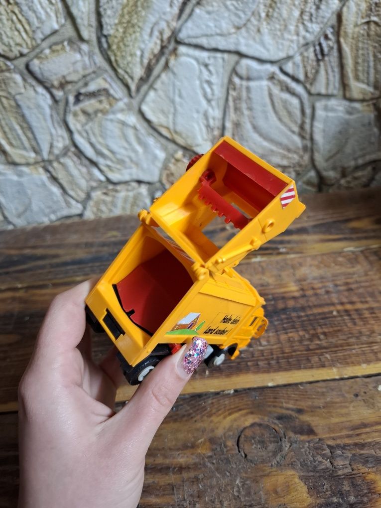 Играчка сметосъбиращ камион