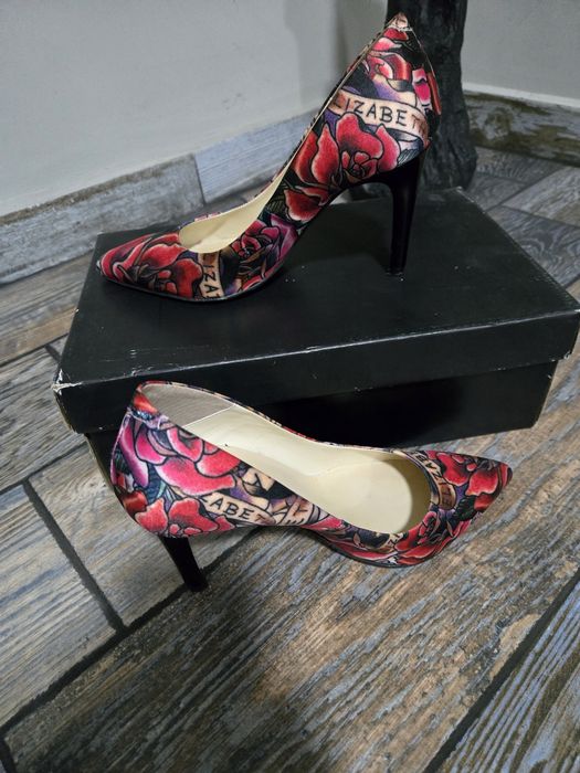 Дамски елегантни и спортни обувки