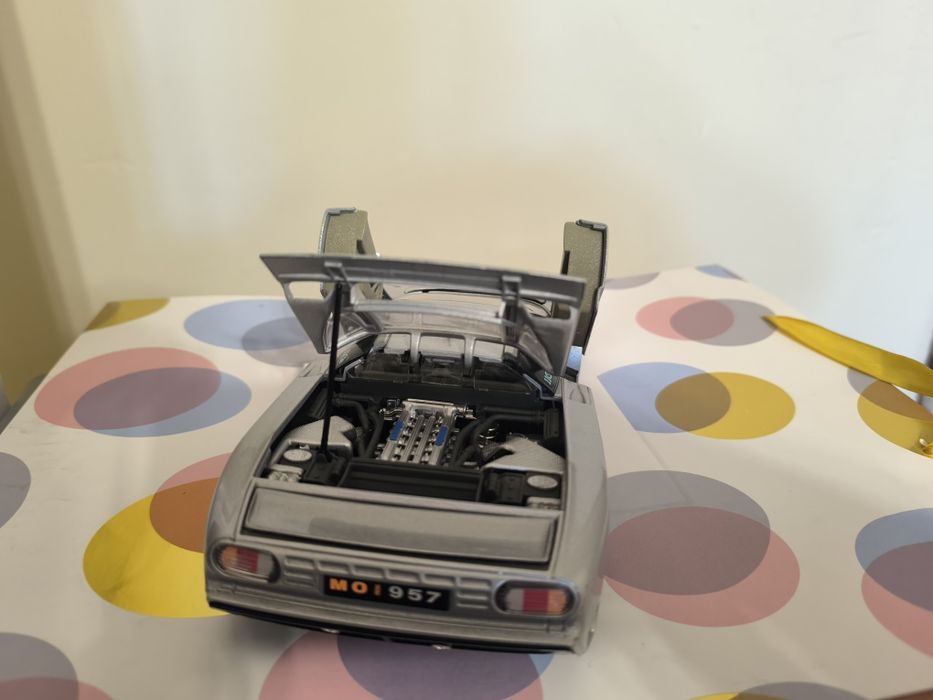 Модели на колички 1:18