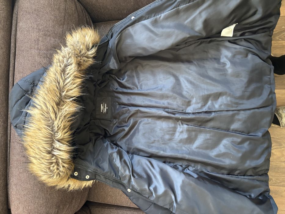 Дамако яке- размер 38. Обличано веднъж. Без никакви забележки.