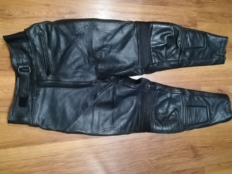 Дамски кожен мото панталон 40L