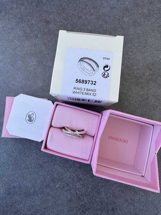 Bijuteri Swarovski noi