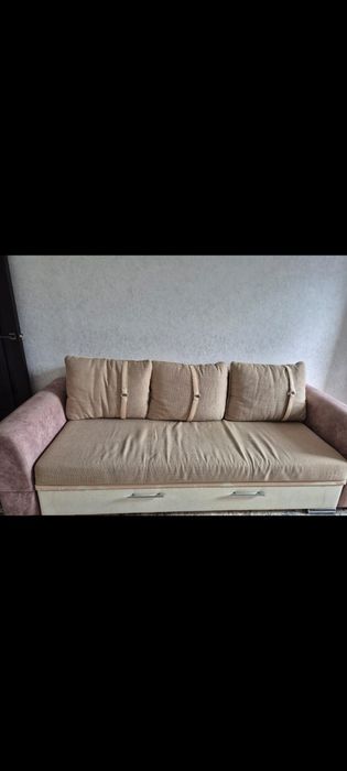 Продается б/у диван в хорошем состоянии
