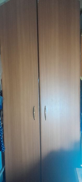 Почти даром шкаф для одежды дерево за 2500т.