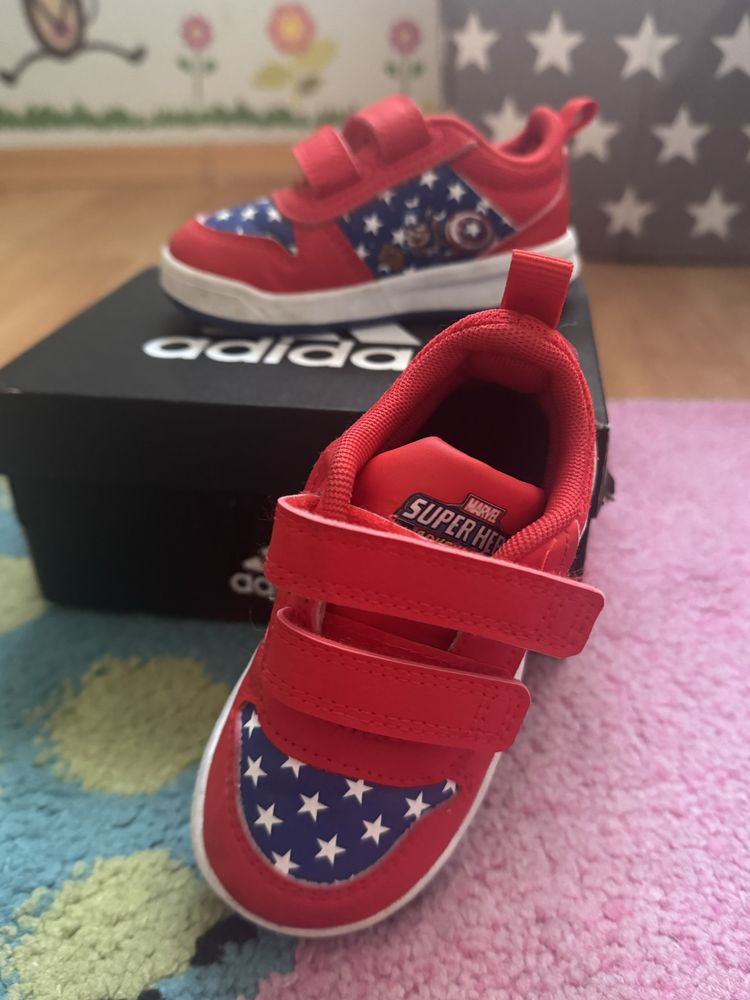 Детски нови маратонки Adidas