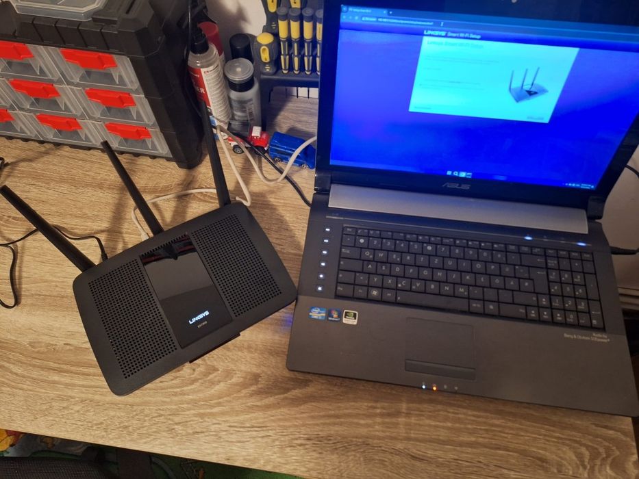 Vând Linksys EA7300 v2 – router gaming / de performanță