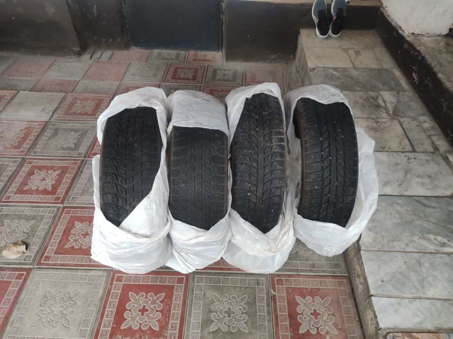 Продам зимние шины 195/65/15