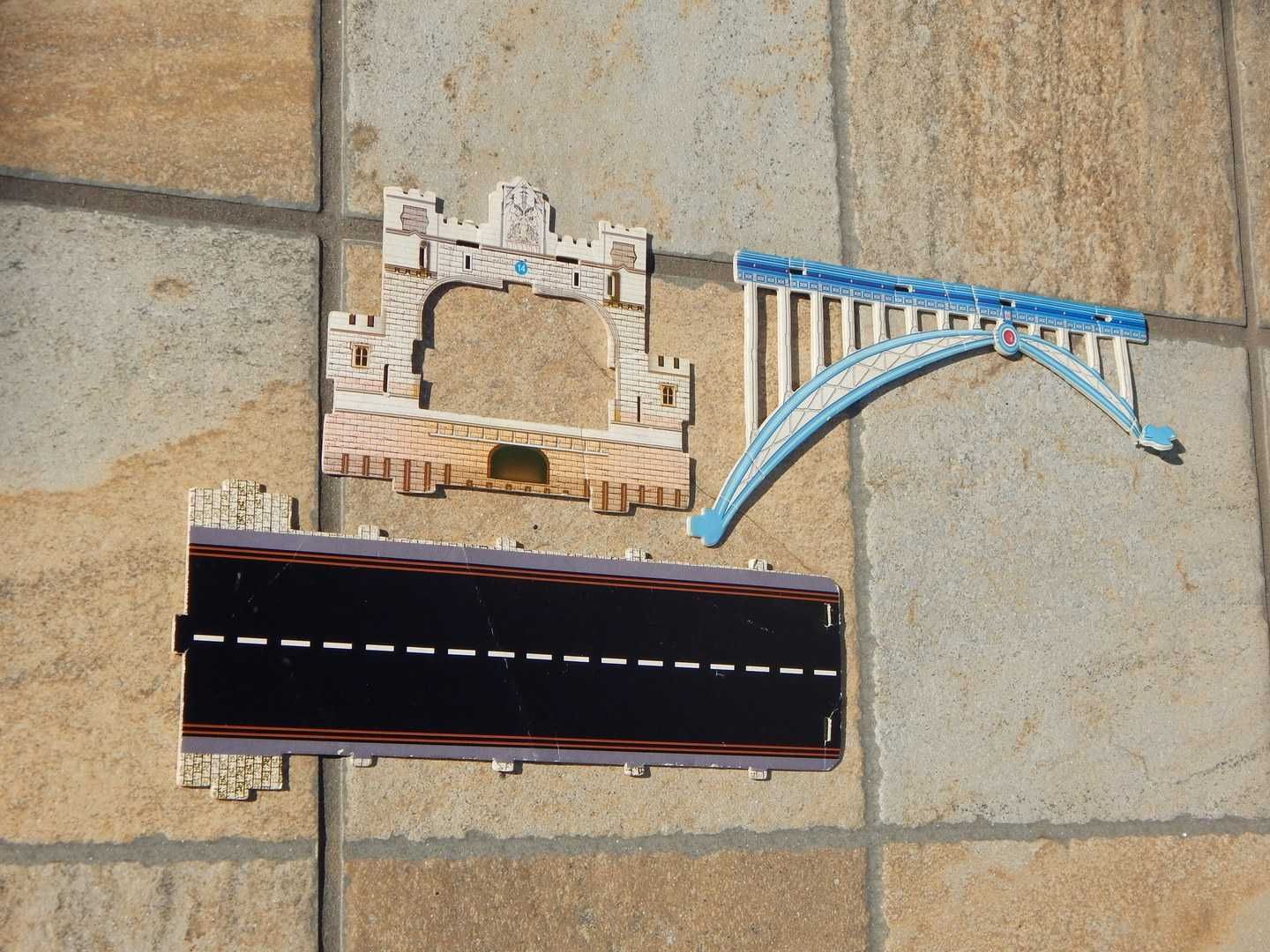 Set piese jucarie constructie pod sosea din carton pt diorame