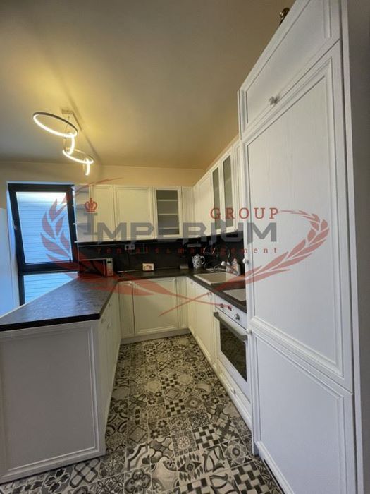 Дава се под наем Тристаен апартамент в Варна, м-т Траката - 101 кв.м за 765 € - Снимка #1