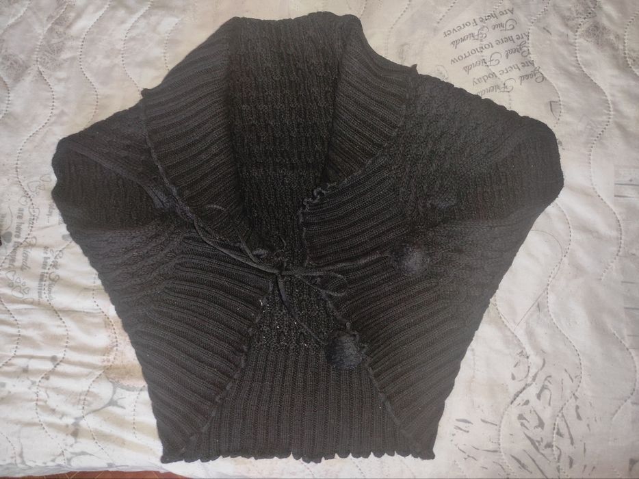 Дамско плетено елече