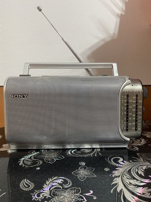 Radio portabil Sony ICF-904L
