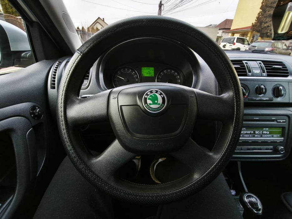 Vând Skoda Fabia 2011