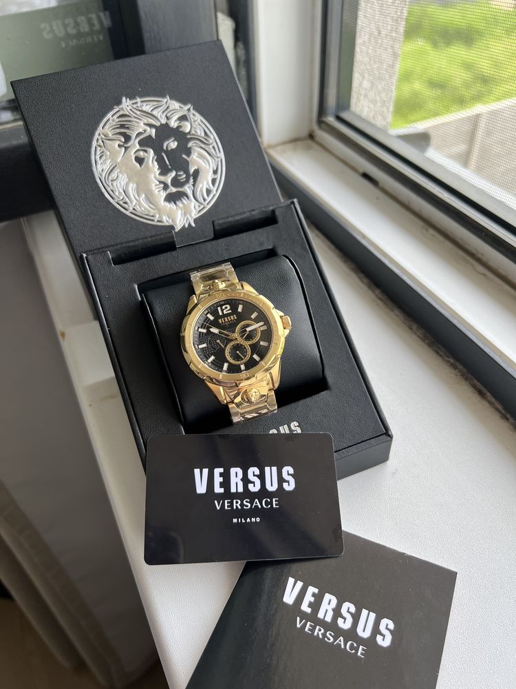 Ceas versus versace