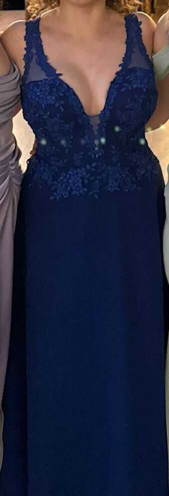 Vând rochie de ocazie elegantă – albastru intens