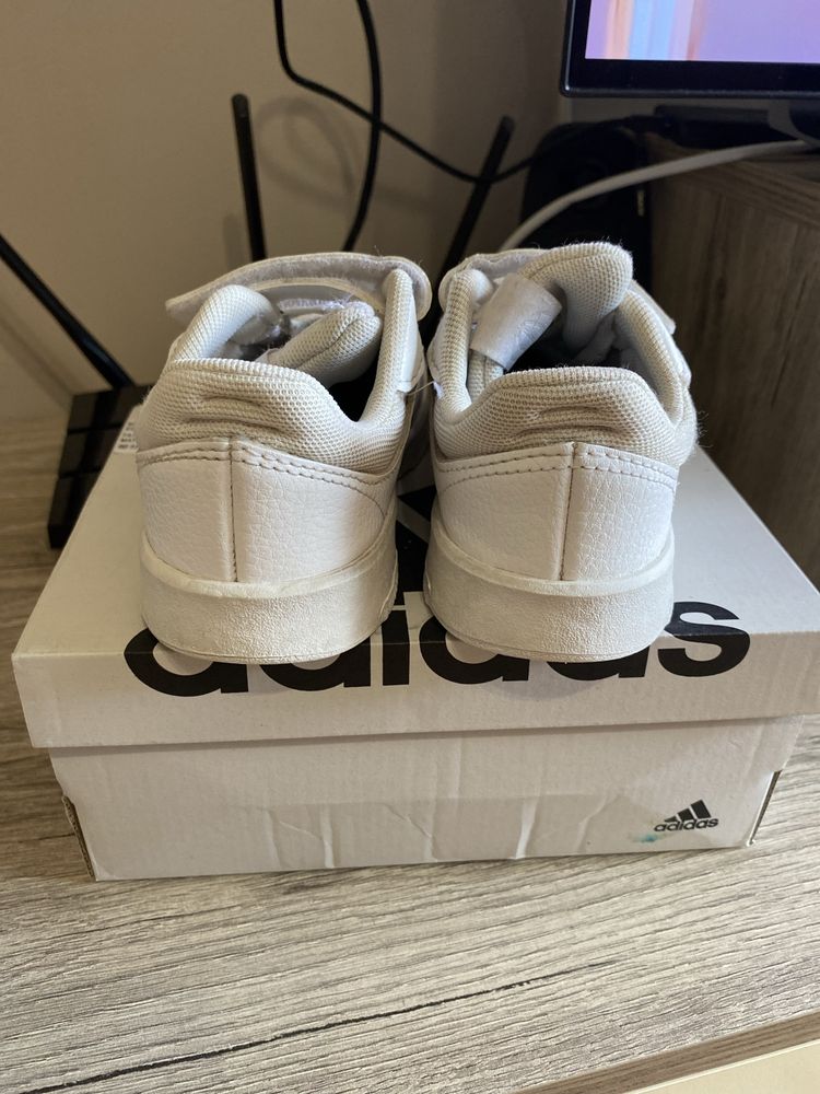 Детски маратонки Adidas 27н.