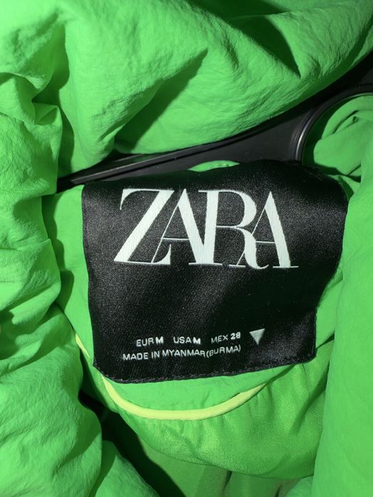 Продам женскую зимнюю куртку зара , размер м