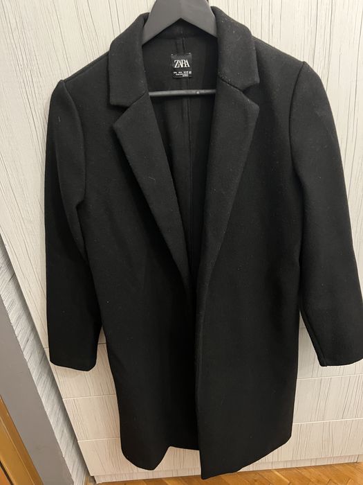 Черно палто на Зара