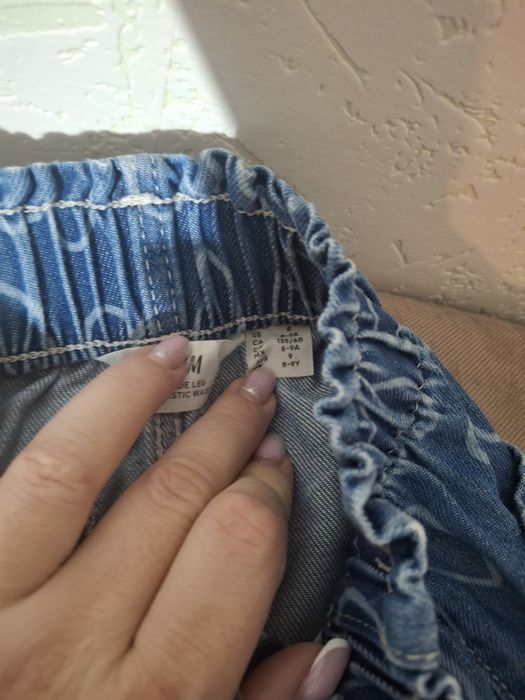 Два броя детски дънки