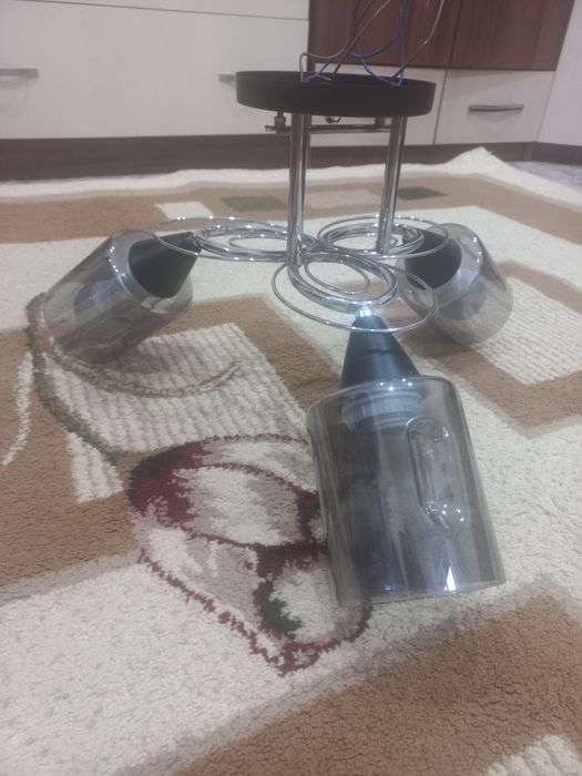 Продам люстру трехрожковую