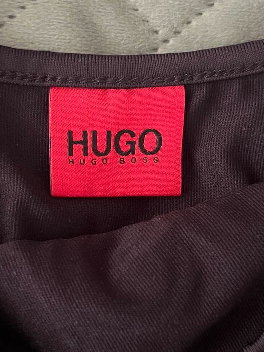 Ново бюстие Hugo