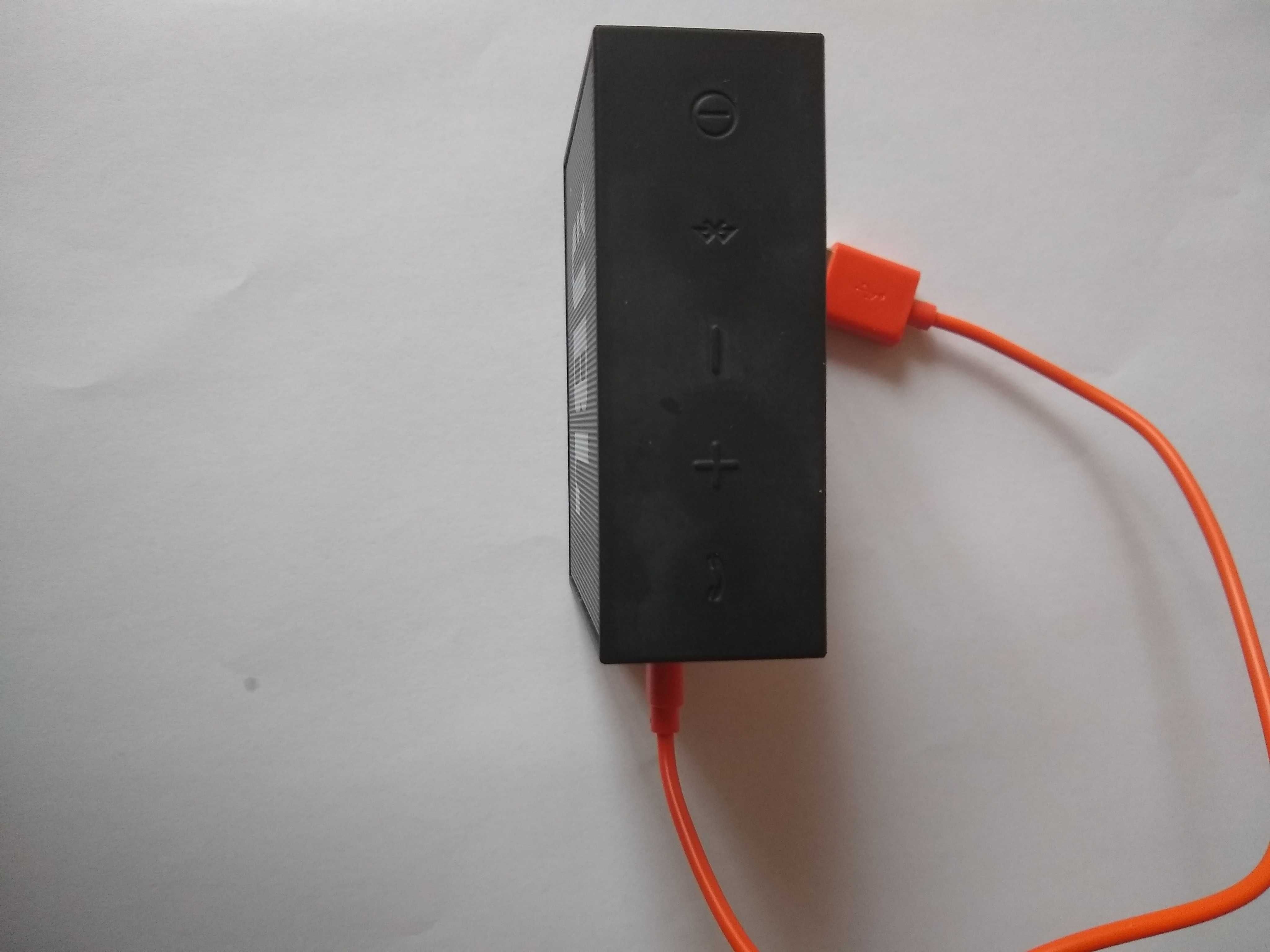 Boxa portabila JBL, Bluetooth