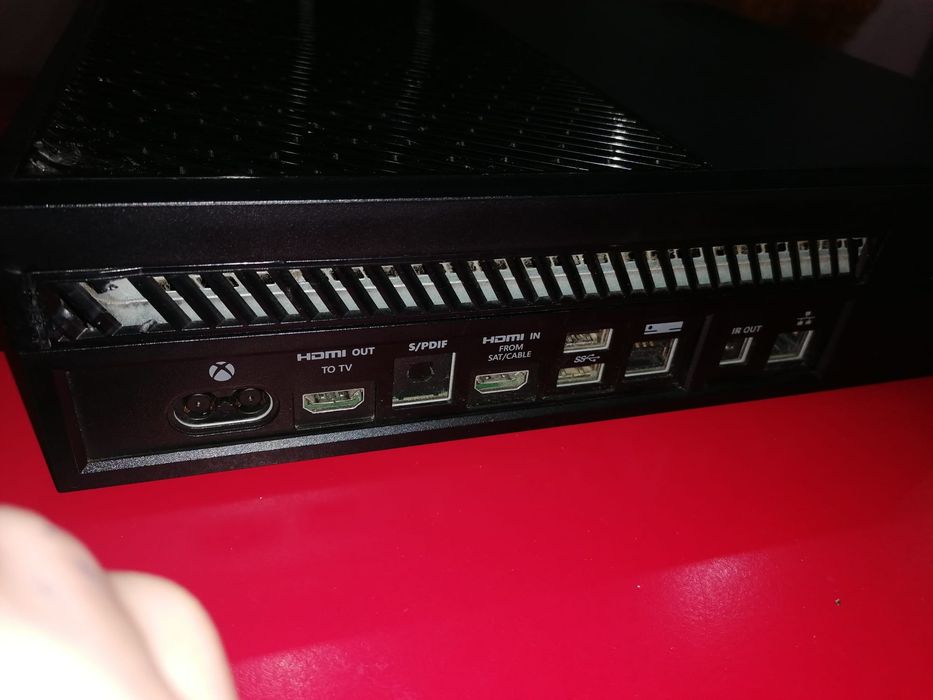Vand xbox one 1tb. Pret negociabil