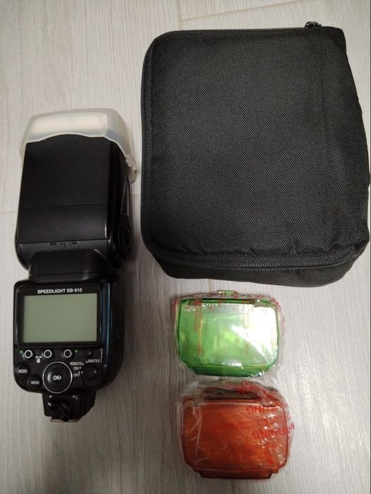 Vând Bliț Nikon SB 910