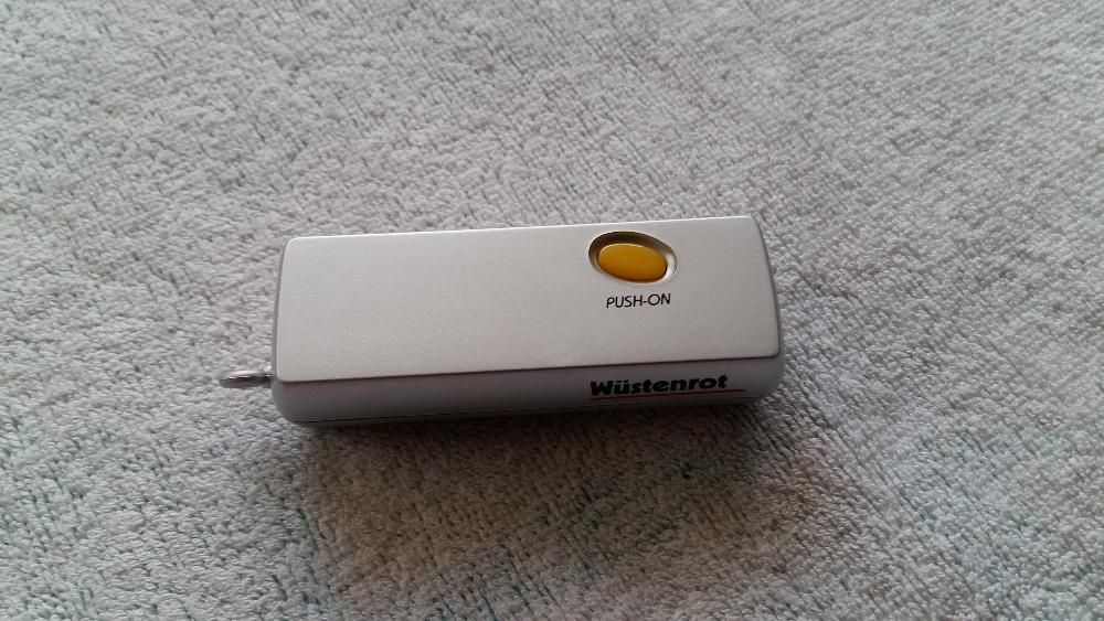 Машинка с неон за проверка на пари