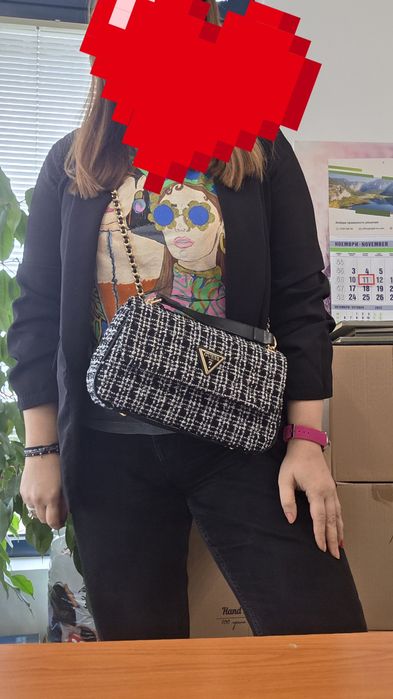 Нова чанта GUESS