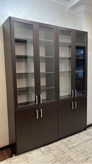 Шкаф для книг и разных вищей