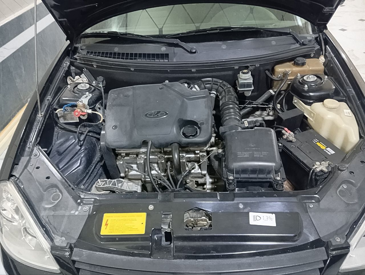 Lada priora 1.6 srochni sotiladi