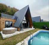 Cabana A-frame rustic de vacanta