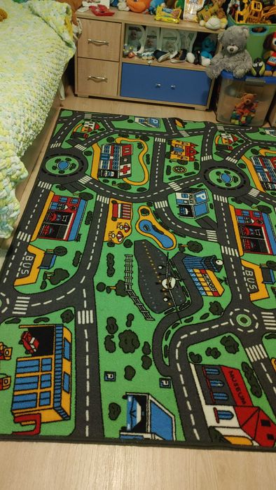 Детски килим писта