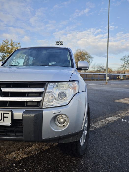 Mitsubishi Pajero Mk4 unic proprietar de nouă
