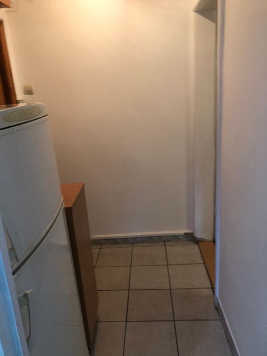 Închiriez apartament 3 camere