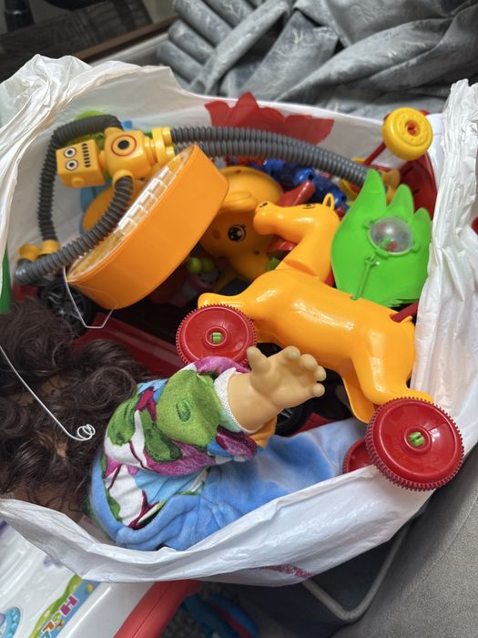 Одам даром игрушки нуждающим!