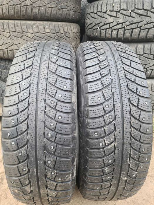 Продам два баллона зимней резины  215  70 R 16
