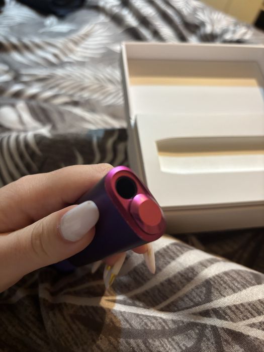 Iqos Iluma Neon Purple