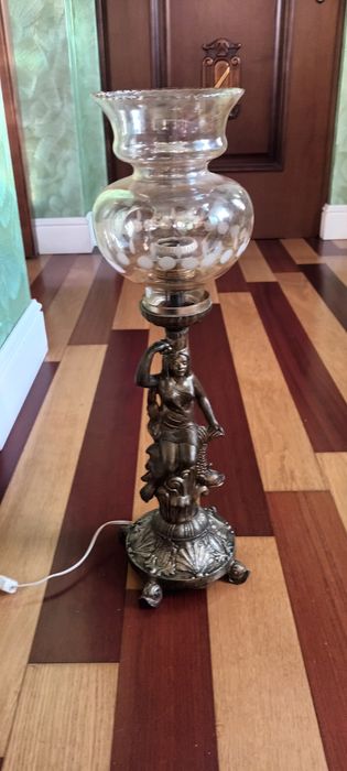 Veioza veche, funcțională