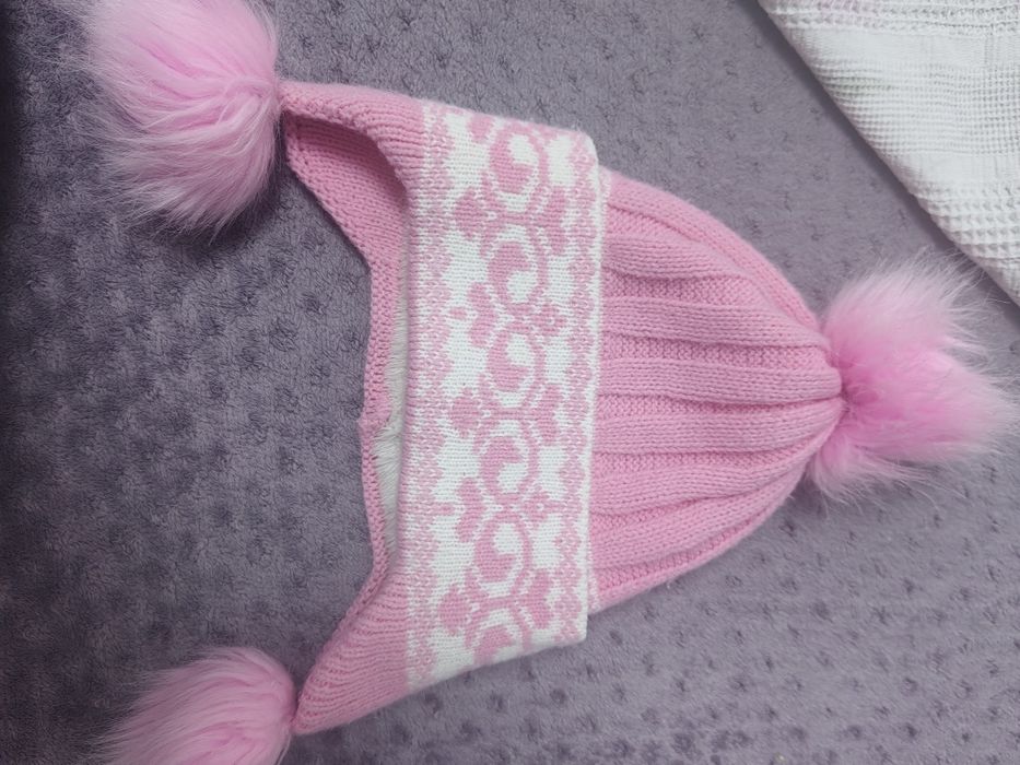 Продаётся шапочка на девочку