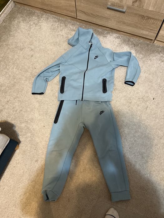 Nike tech full culoare baby blue original